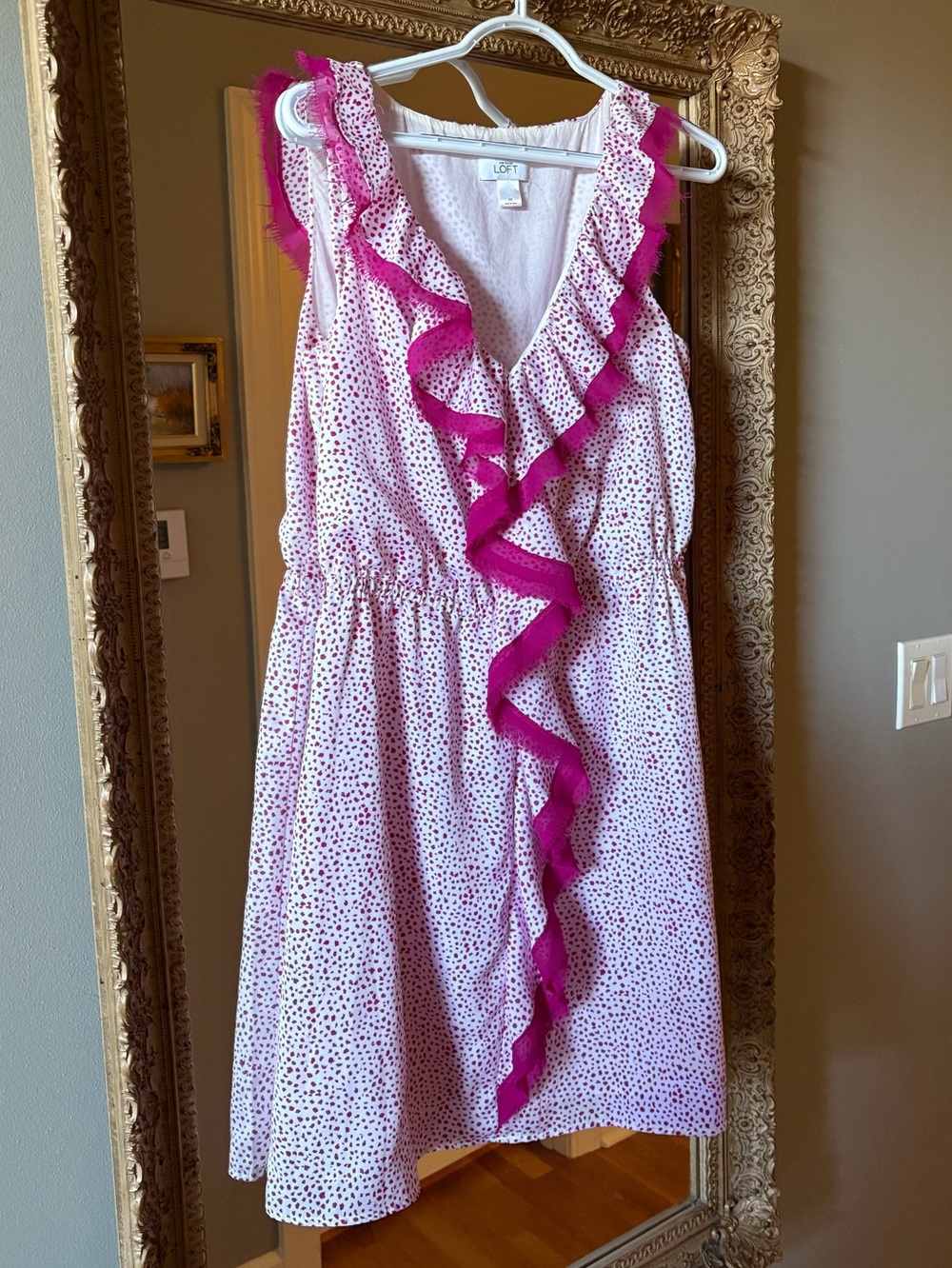 🌺LOFT Ann Taylor Dress with Fuchsia Abstract Dot Print & Fuchsia Front Ruffle